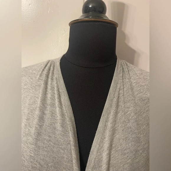 Chelsea & Theodore Grey Fringe Draped Open Front‎  Cardigan size S - Picture 2 of 9